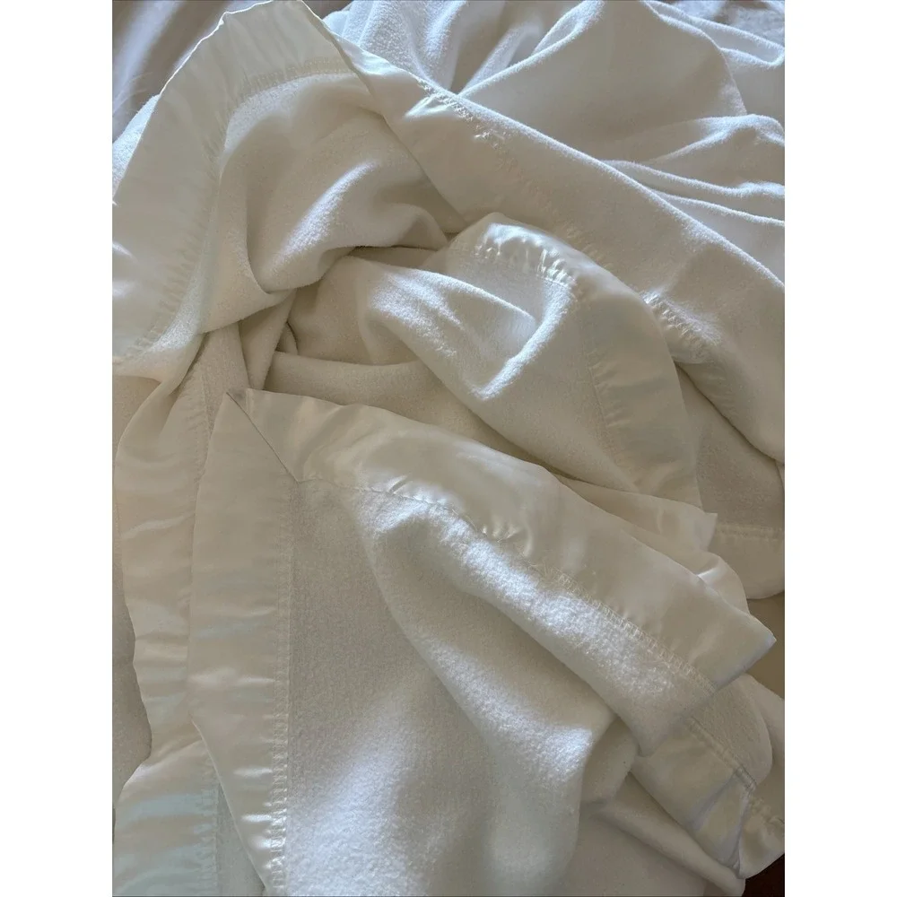 Cozy Earth Queen Bamboo oversize KING  Size Blanket White Natural‎ LOOK - Picture 10 of 11
